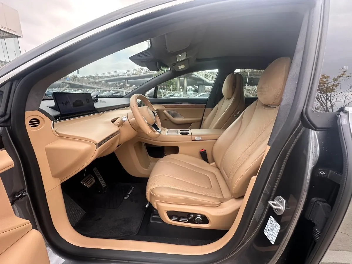 2025 Luxeed R7 REEV 156HP REEV,autocango,china used car exporter,china ev exporter,chinese used car exporter,chinese used ev exporter