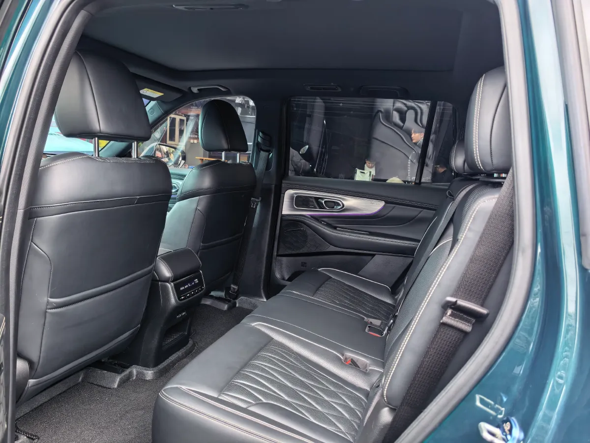 2022 GAC Trumpchi GS8 2.0T 252HP L4 8AT,autocango,china used car exporter,china ev exporter,chinese used car exporter,chinese used ev exporter