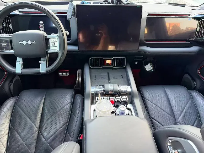 2025 FangChengBao Bao 8 2.0T 245HP L4 E-CVT PHEV 36.8KWH,autocango,china used car exporter,china ev exporter,chinese used car exporter,chinese used ev exporter