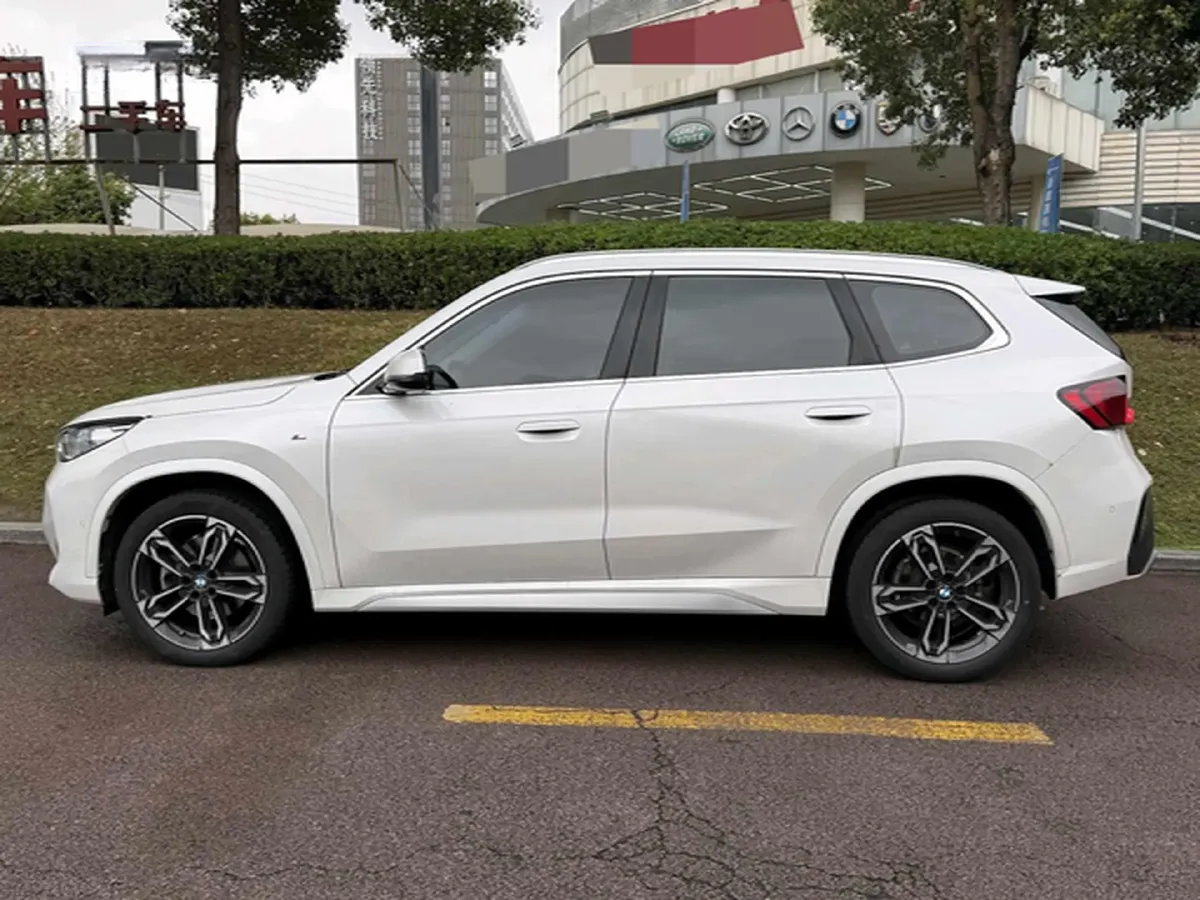 2023 BMW X1 2.0T 204HP L4 7DCT,autocango,china used car exporter,china ev exporter,chinese used car exporter,chinese used ev exporter