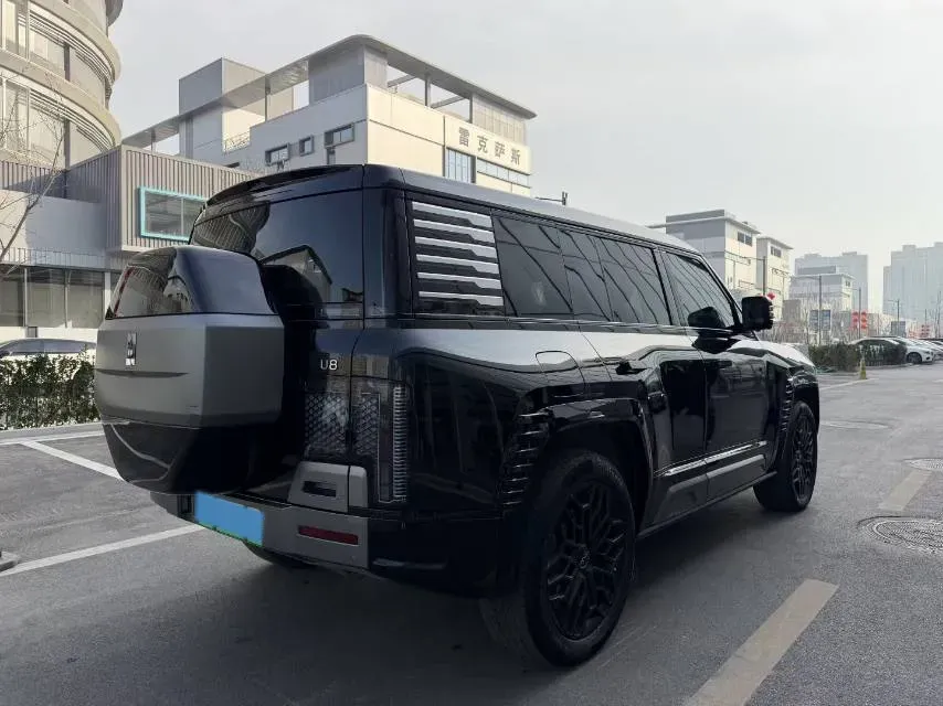 2023 YangWang U8 2.0T 272HP L4 REEV 49.05KWH,autocango,china used car exporter,china ev exporter,chinese used car exporter,chinese used ev exporter