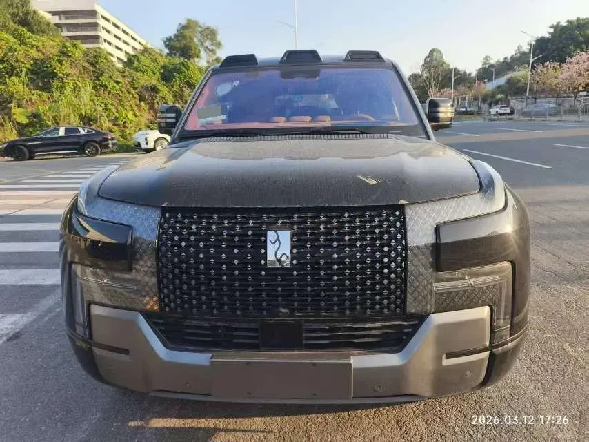 2023 YangWang U8 2.0T 272HP L4 REEV 49.05KWH,autocango,china used car exporter,china ev exporter,chinese used car exporter,chinese used ev exporter