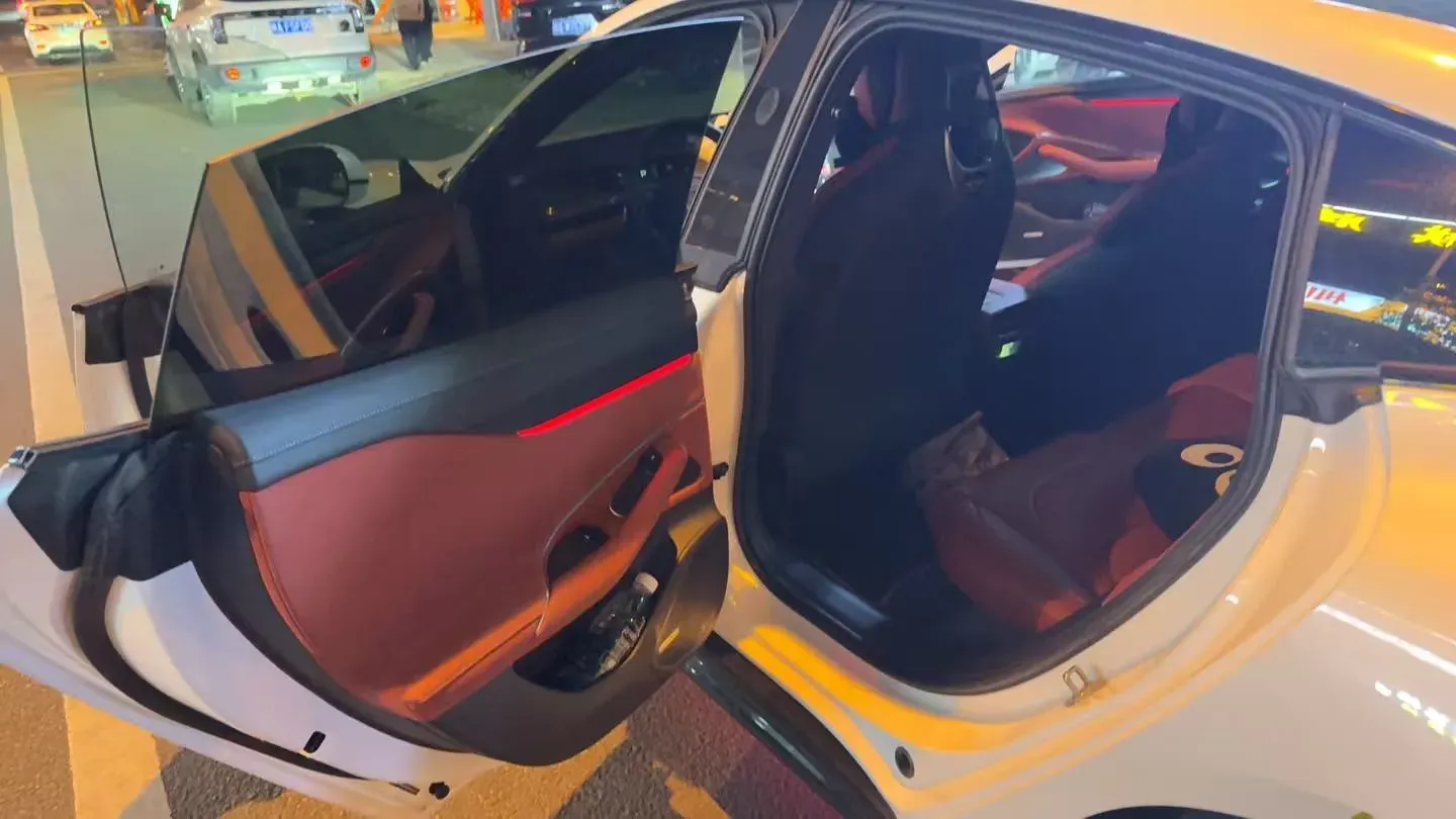 2024 MI SU7 BEV 94.3KWH,autocango,china used car exporter,china ev exporter,chinese used car exporter,chinese used ev exporter