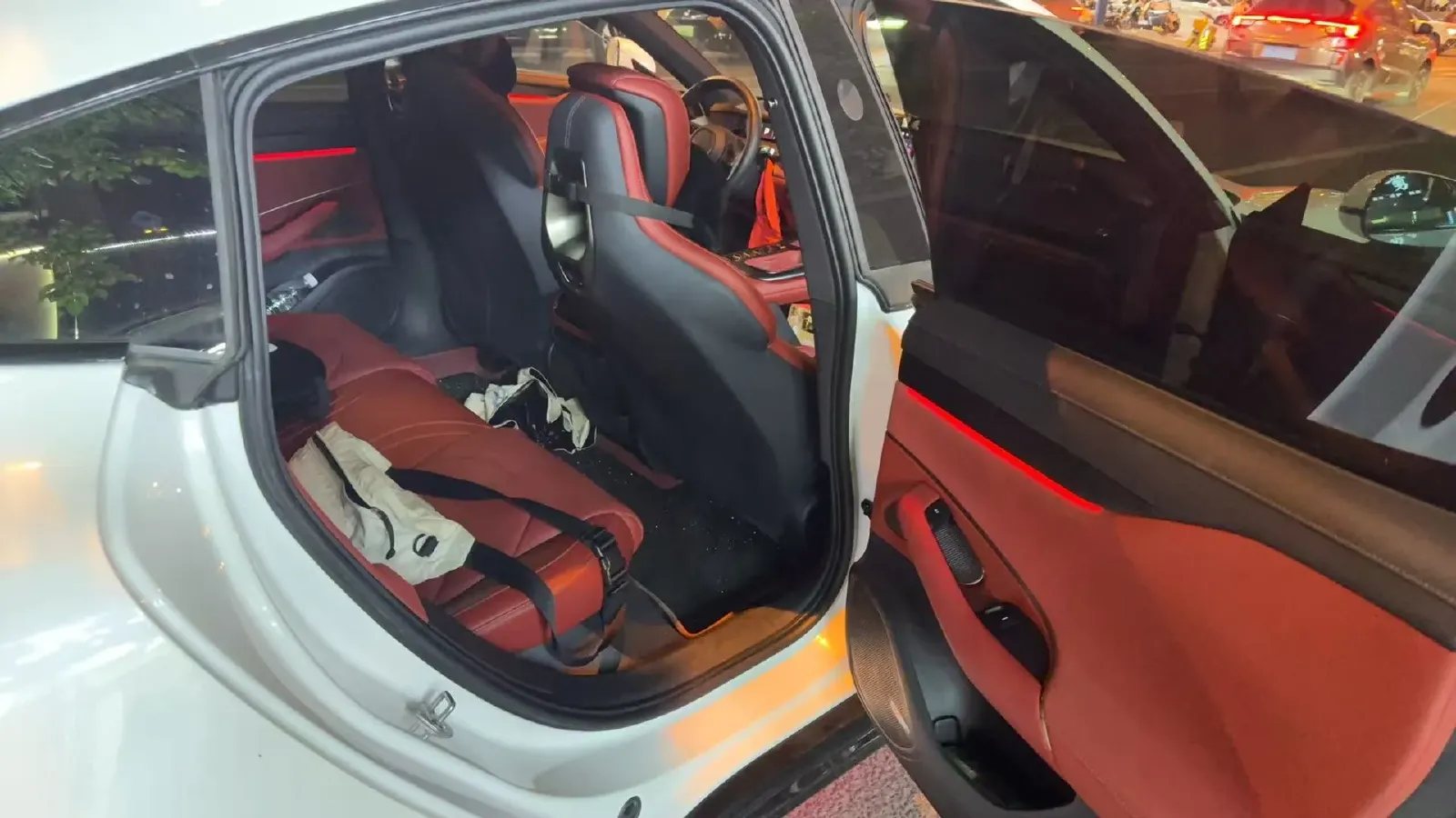 2024 MI SU7 BEV 94.3KWH,autocango,china used car exporter,china ev exporter,chinese used car exporter,chinese used ev exporter