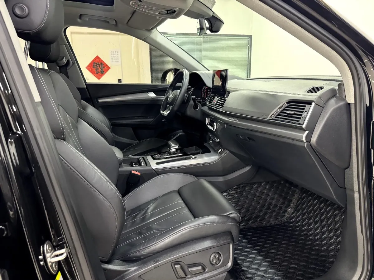 2022 Audi Q5L 2.0T 190HP L4 7DCT,autocango,china used car exporter,china ev exporter,chinese used car exporter,chinese used ev exporter