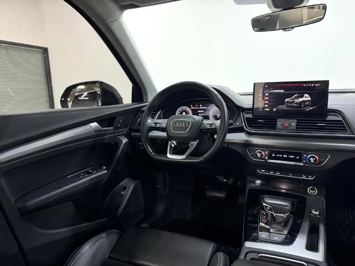 2022 Audi Q5L 2.0T 190HP L4 7DCT,autocango,china used car exporter,china ev exporter,chinese used car exporter,chinese used ev exporter
