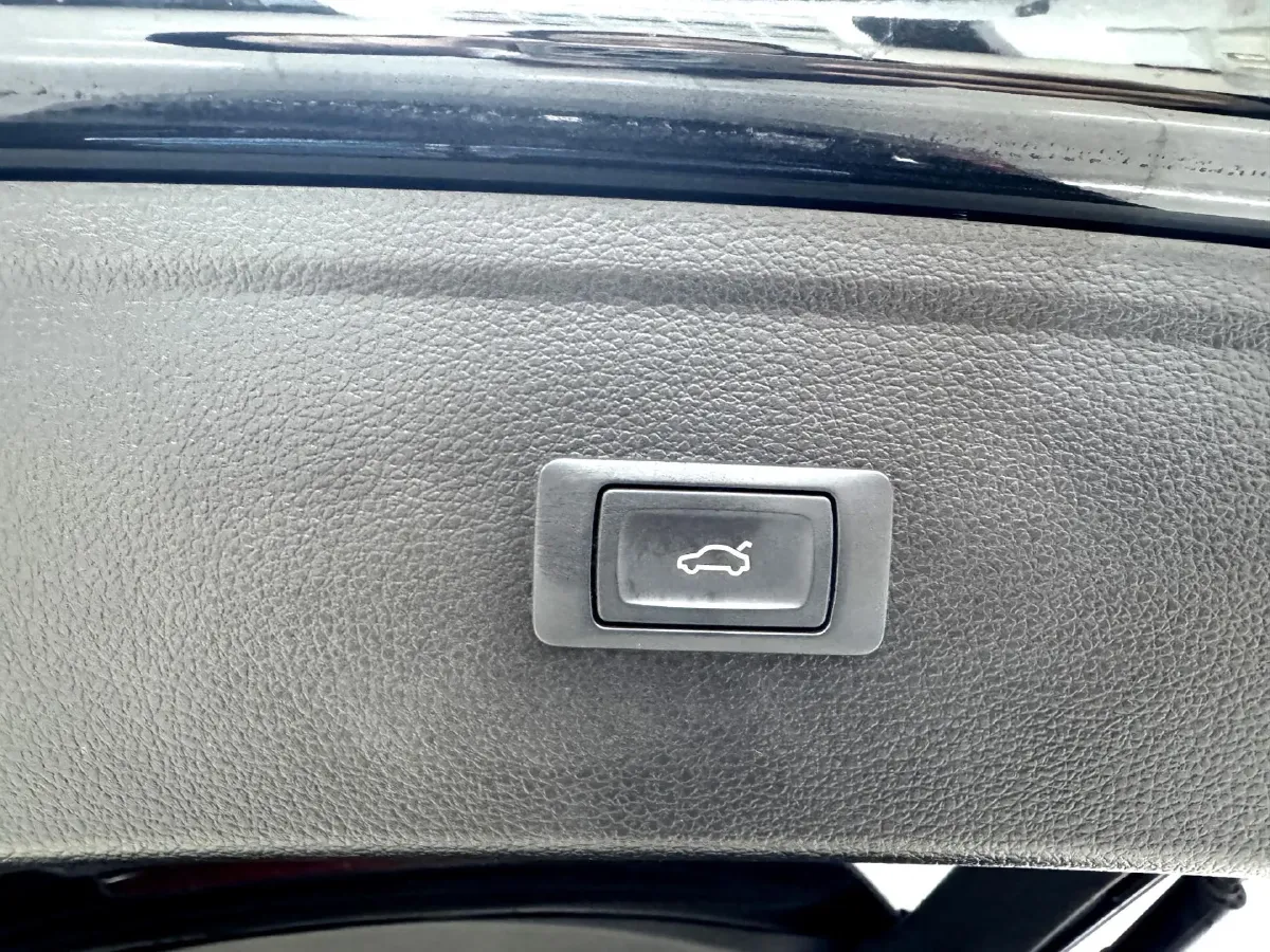 2022 Audi Q5L 2.0T 190HP L4 7DCT,autocango,china used car exporter,china ev exporter,chinese used car exporter,chinese used ev exporter