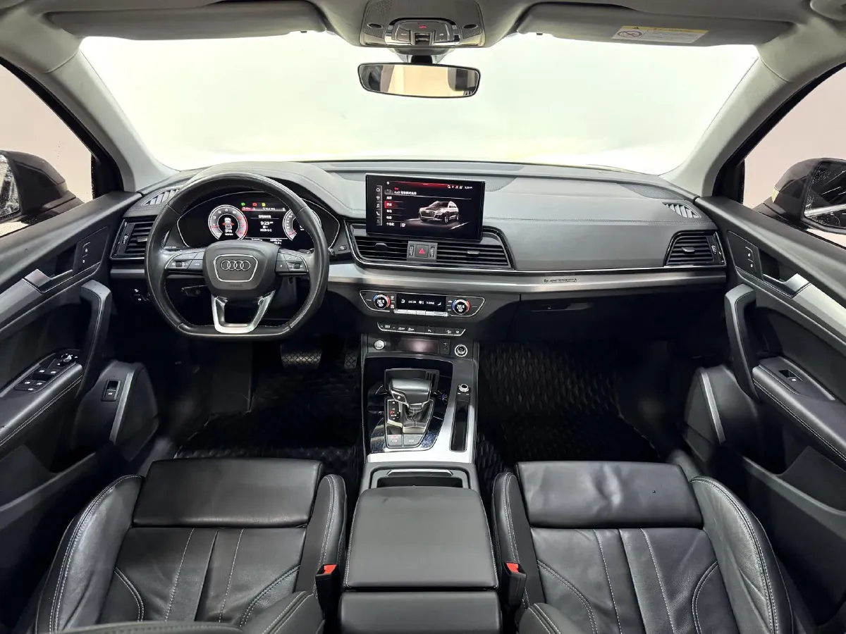 2022 Audi Q5L 2.0T 190HP L4 7DCT,autocango,china used car exporter,china ev exporter,chinese used car exporter,chinese used ev exporter