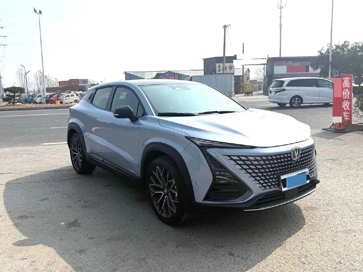 2022 ChangAn UNI-T 1.5T 188HP L4 7DCT,autocango,china used car exporter,china ev exporter,chinese used car exporter,chinese used ev exporter