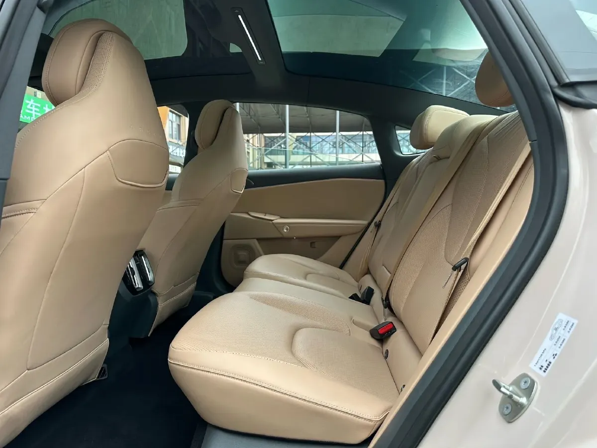 2024 ARCFOX αT5 BEV 79.2KWH,autocango,china used car exporter,china ev exporter,chinese used car exporter,chinese used ev exporter