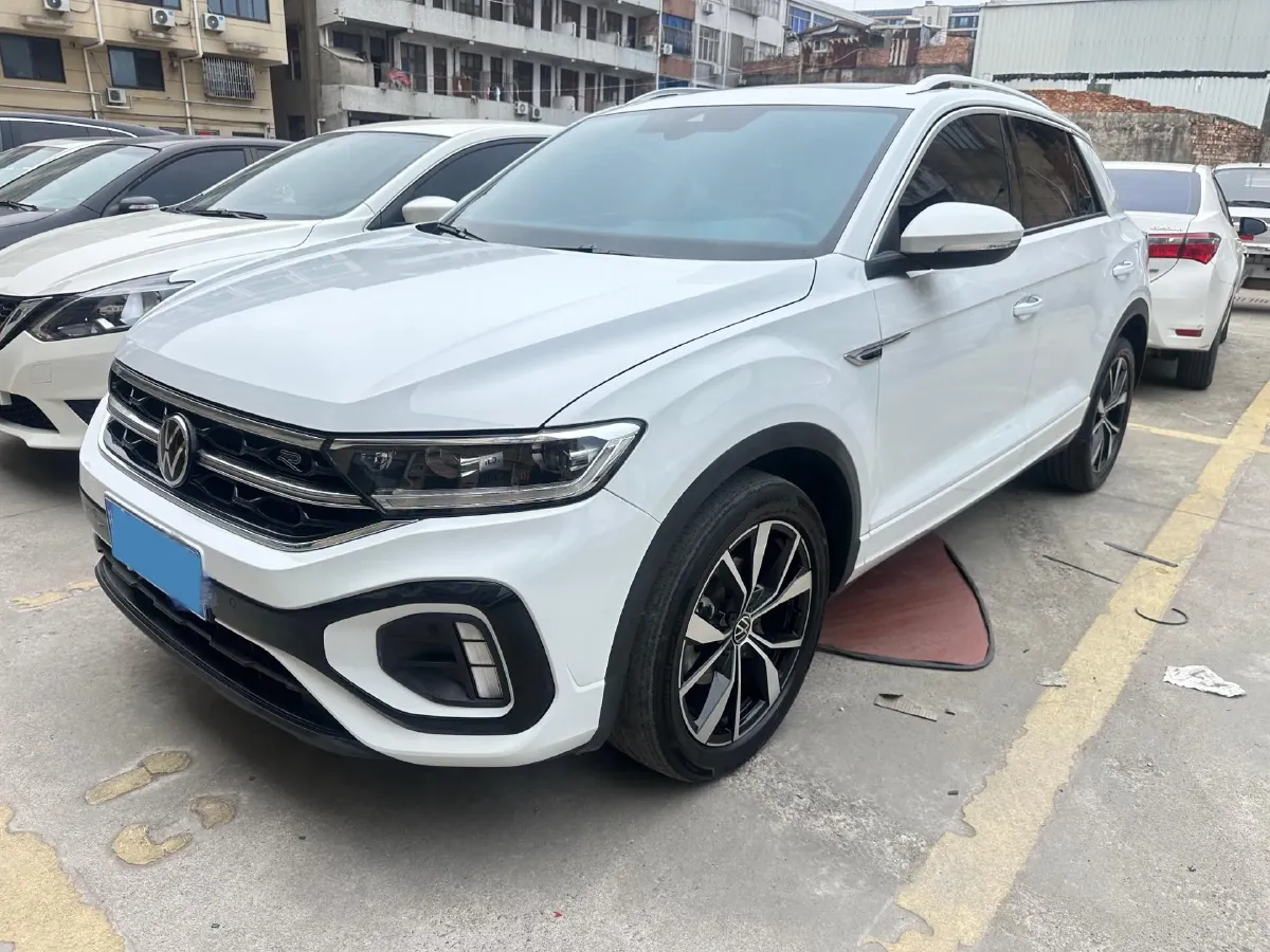 2024 Volkswagen T-Roc 1.5T 160HP L4 7DCT,autocango,china used car exporter,china ev exporter,chinese used car exporter,chinese used ev exporter