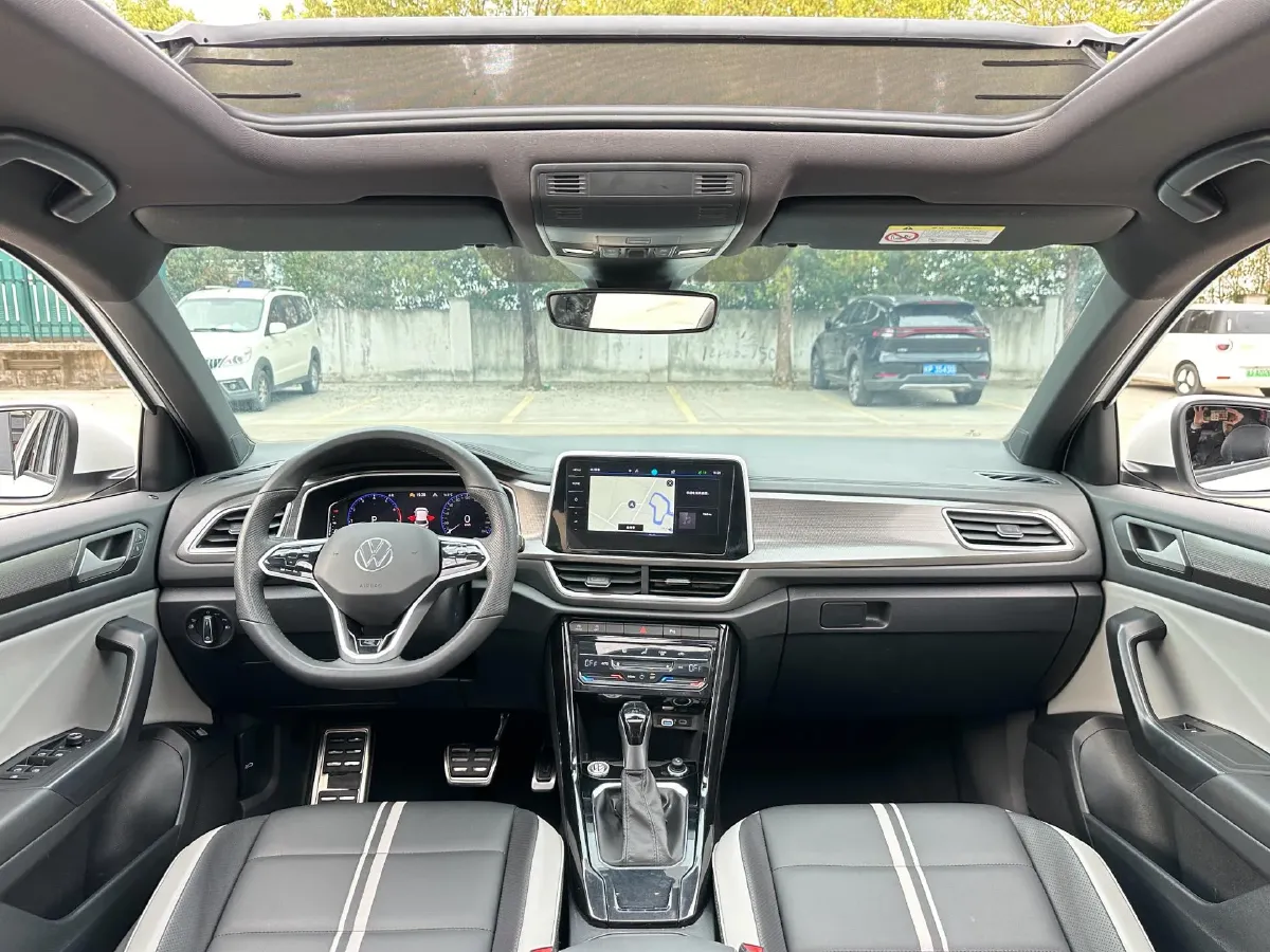 2024 Volkswagen T-Roc 1.5T 160HP L4 7DCT,autocango,china used car exporter,china ev exporter,chinese used car exporter,chinese used ev exporter