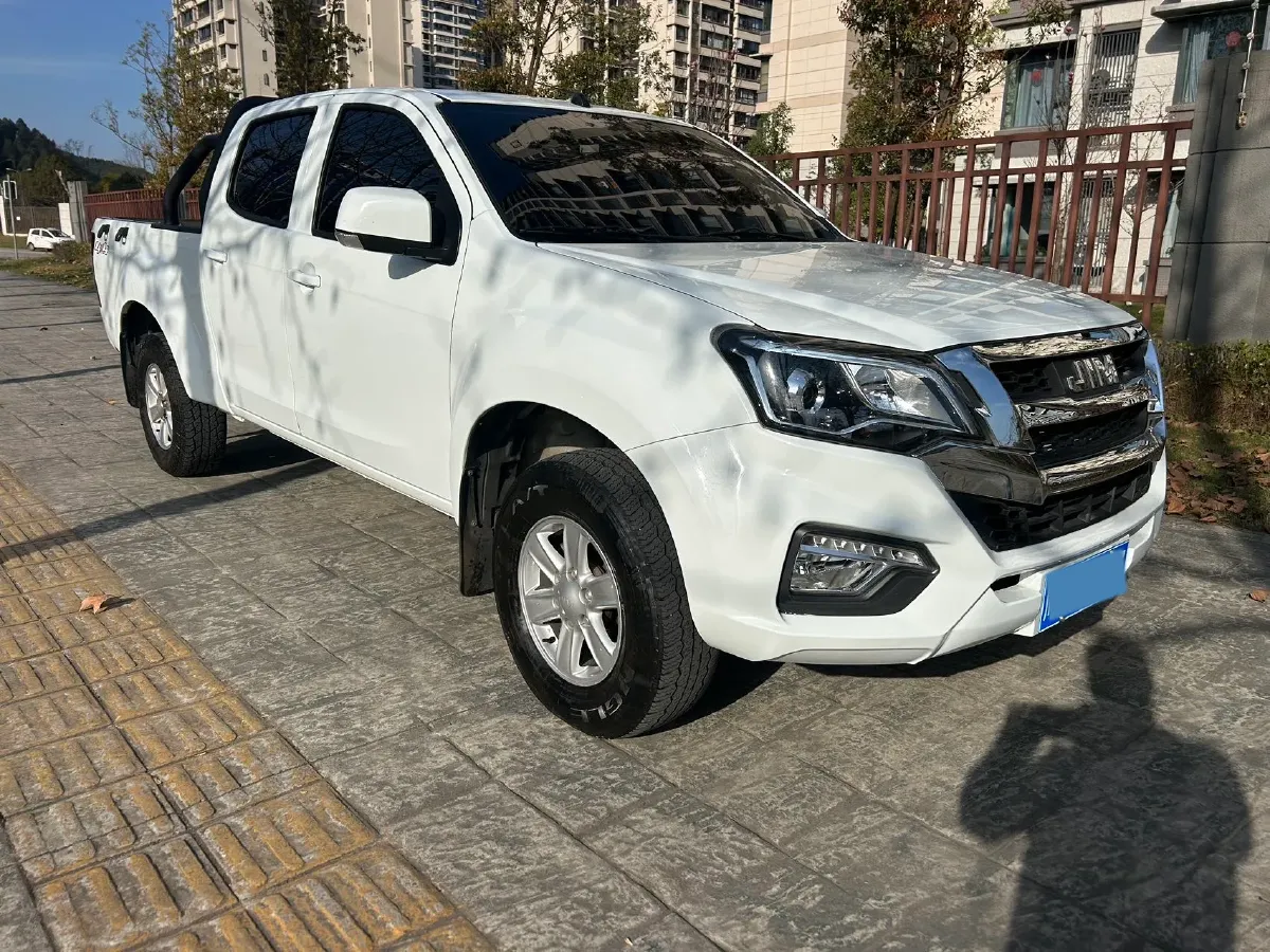 2022 Isuzu RE-MAX Jim 2.8T 120HP L4 5MT,autocango,china used car exporter,china ev exporter,chinese used car exporter,chinese used ev exporter
