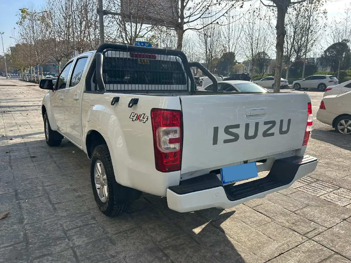 2022 Isuzu RE-MAX Jim 2.8T 120HP L4 5MT,autocango,china used car exporter,china ev exporter,chinese used car exporter,chinese used ev exporter