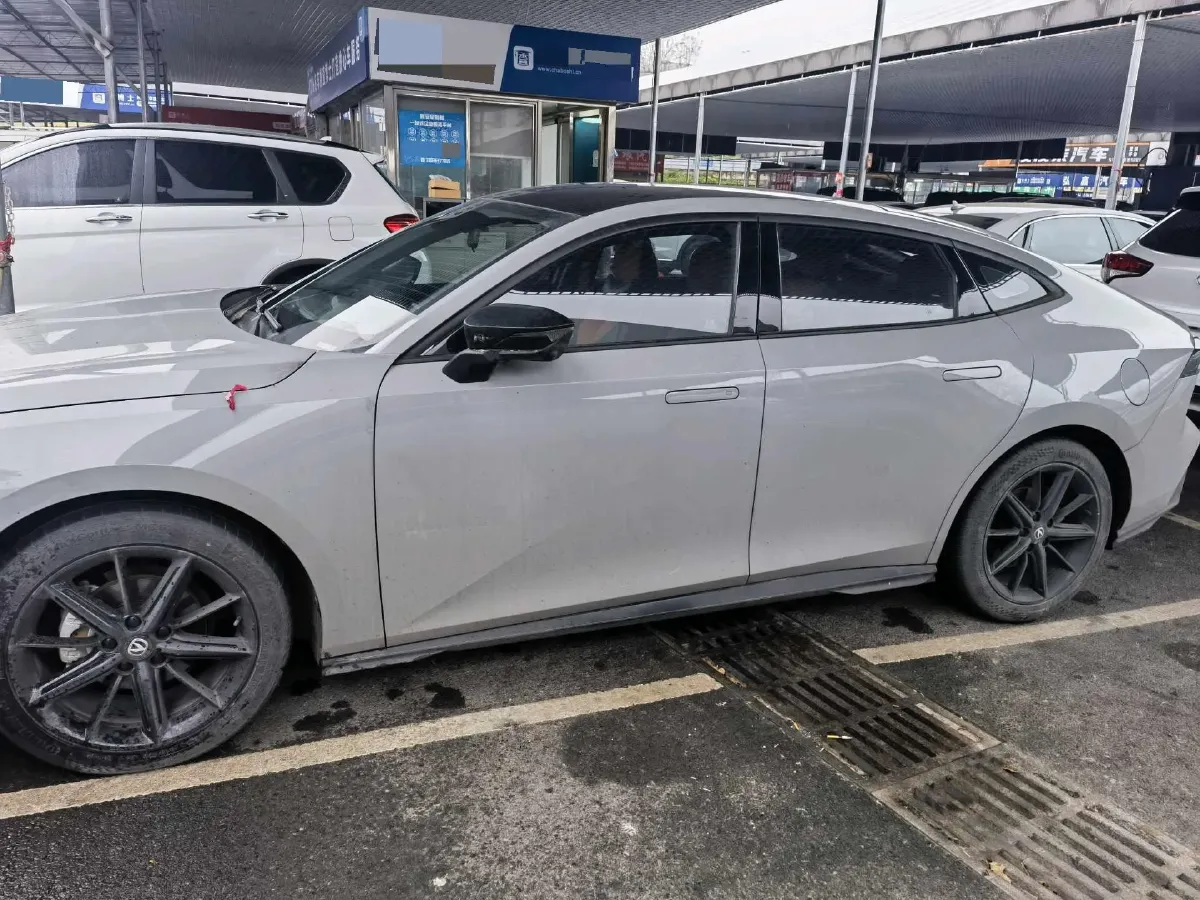 2022 ChangAn UNI-V 1.5T 188HP L4 7DCT,autocango,china used car exporter,china ev exporter,chinese used car exporter,chinese used ev exporter