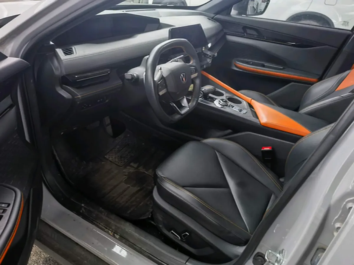 2022 ChangAn UNI-V 1.5T 188HP L4 7DCT,autocango,china used car exporter,china ev exporter,chinese used car exporter,chinese used ev exporter