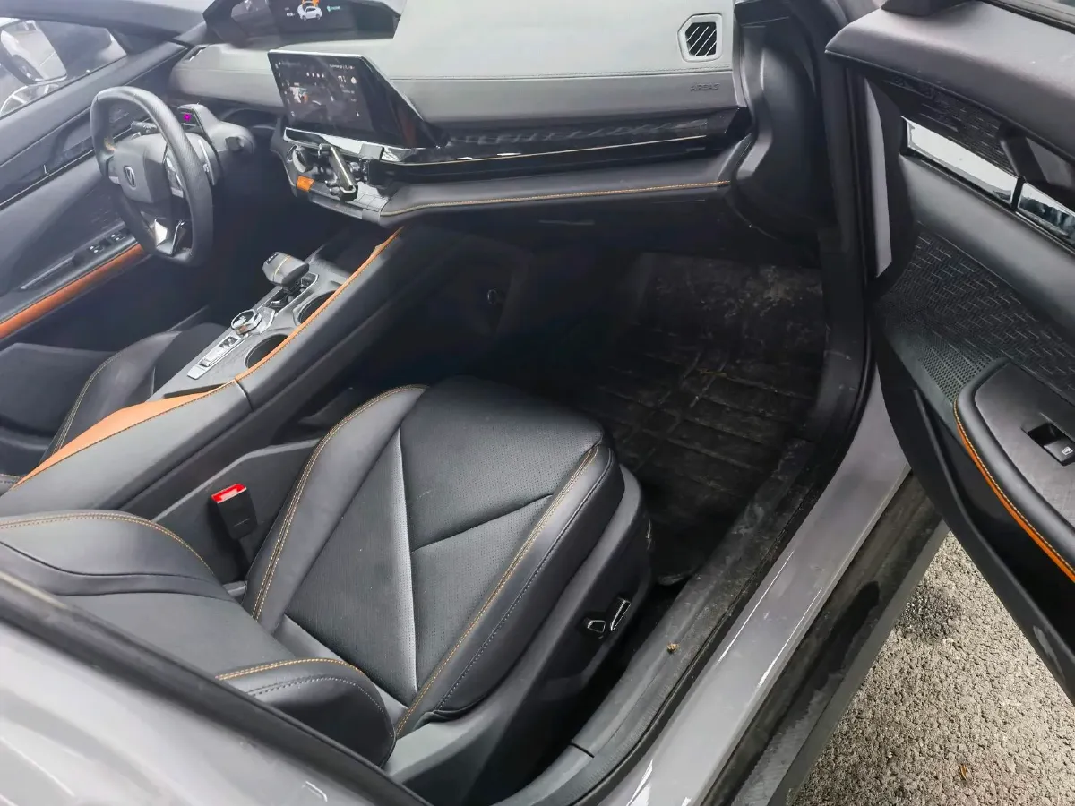 2022 ChangAn UNI-V 1.5T 188HP L4 7DCT,autocango,china used car exporter,china ev exporter,chinese used car exporter,chinese used ev exporter