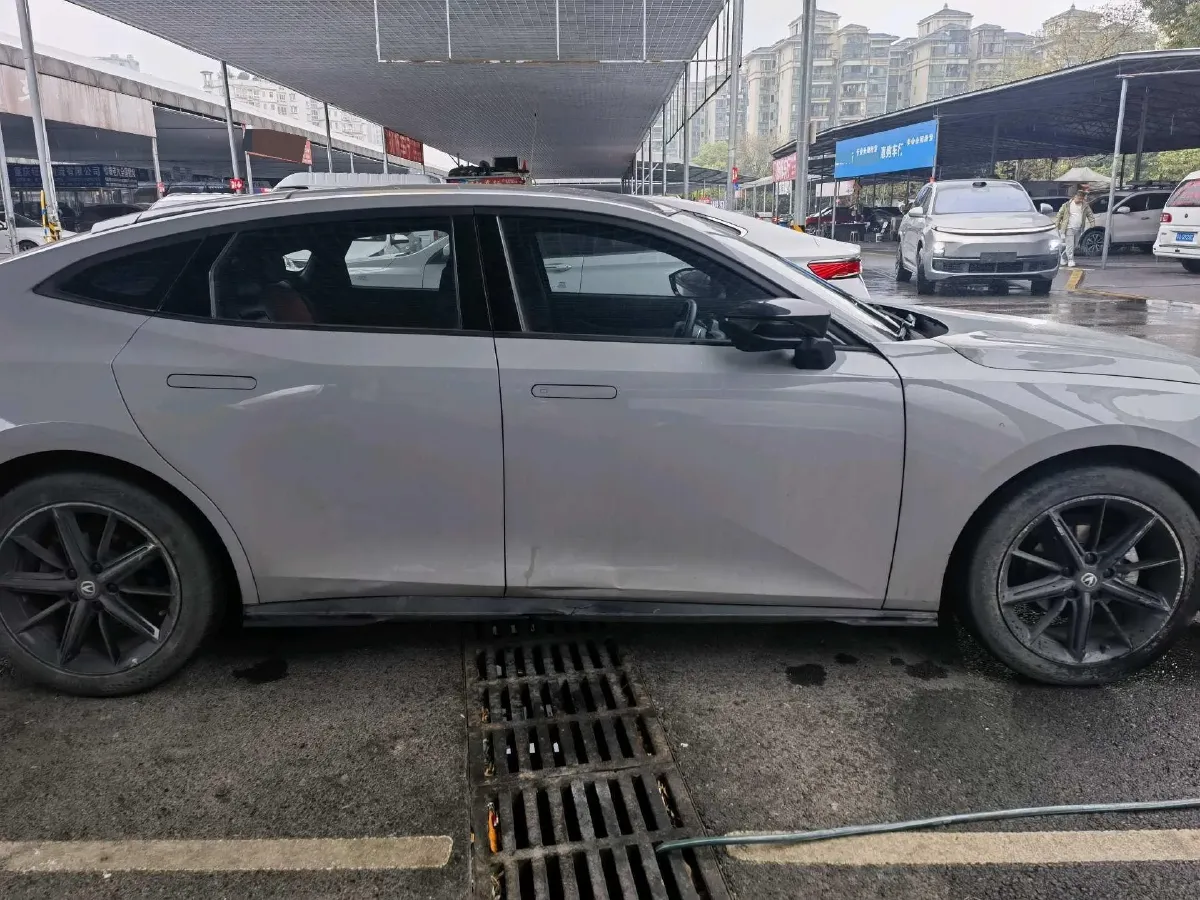 2022 ChangAn UNI-V 1.5T 188HP L4 7DCT,autocango,china used car exporter,china ev exporter,chinese used car exporter,chinese used ev exporter