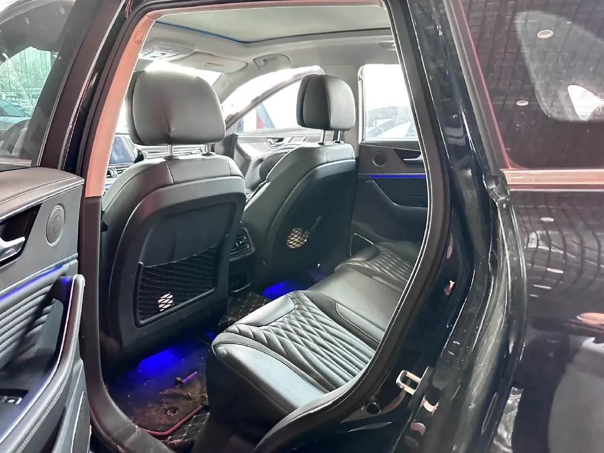 2023 HongQi HS5 2.0T 252HP L4 8AT,autocango,china used car exporter,china ev exporter,chinese used car exporter,chinese used ev exporter