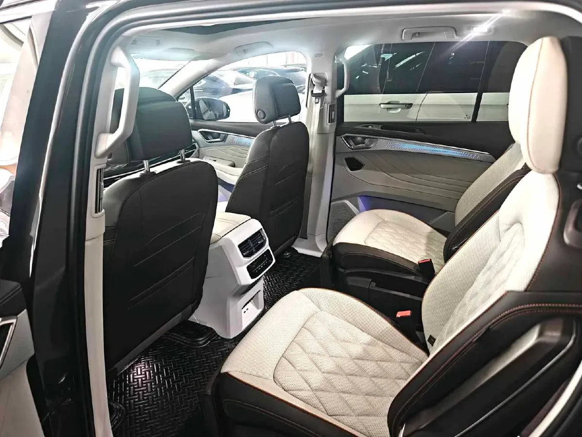 2021 Volkswagen Talagon 2.0T 220HP L4 7DCT,autocango,china used car exporter,china ev exporter,chinese used car exporter,chinese used ev exporter