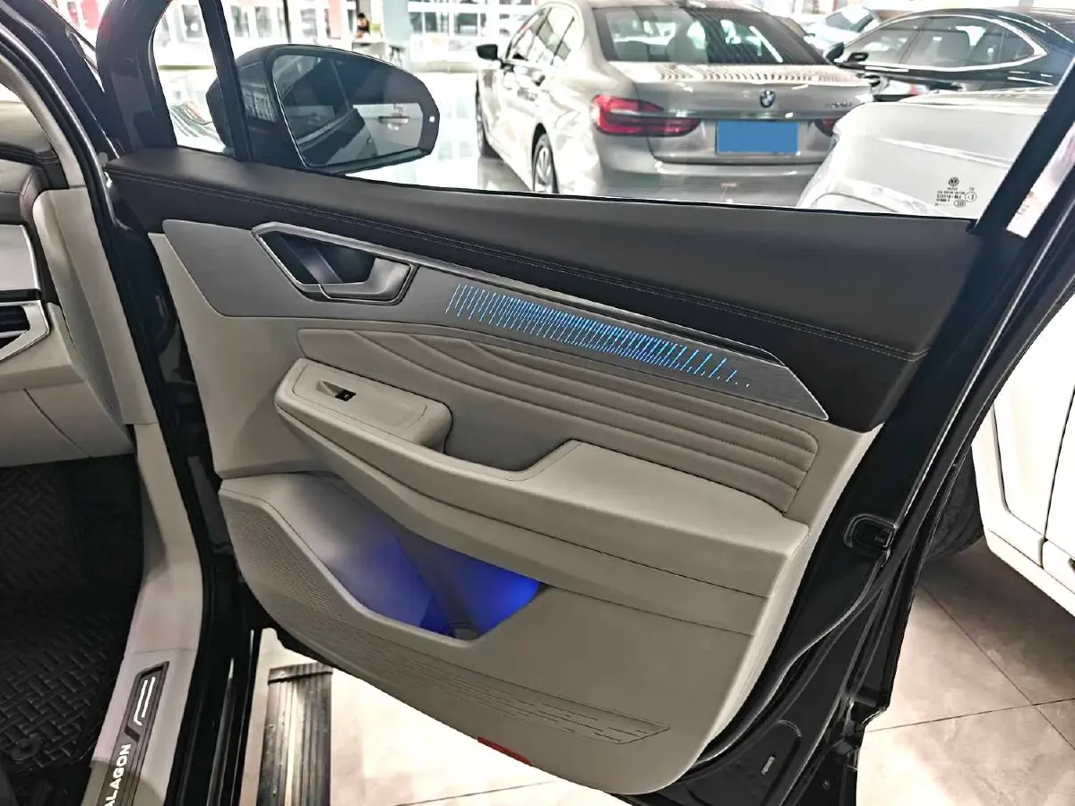 2021 Volkswagen Talagon 2.0T 220HP L4 7DCT,autocango,china used car exporter,china ev exporter,chinese used car exporter,chinese used ev exporter