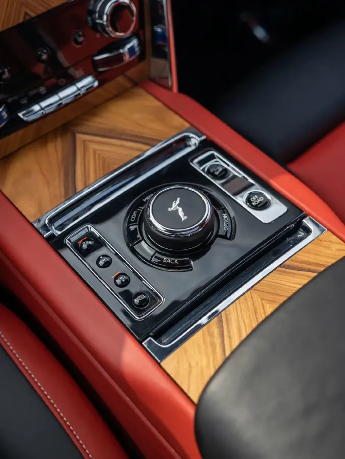 2018 Rolls-Royce Cullinan 6.7T 571HP V12 8AT,autocango,china used car exporter,china ev exporter,chinese used car exporter,chinese used ev exporter