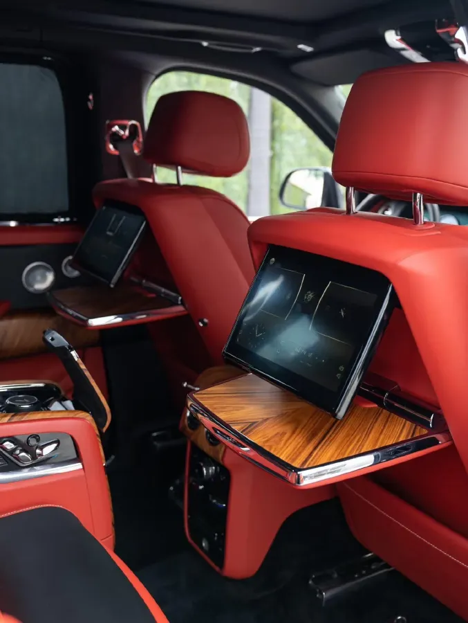 2018 Rolls-Royce Cullinan 6.7T 571HP V12 8AT,autocango,china used car exporter,china ev exporter,chinese used car exporter,chinese used ev exporter