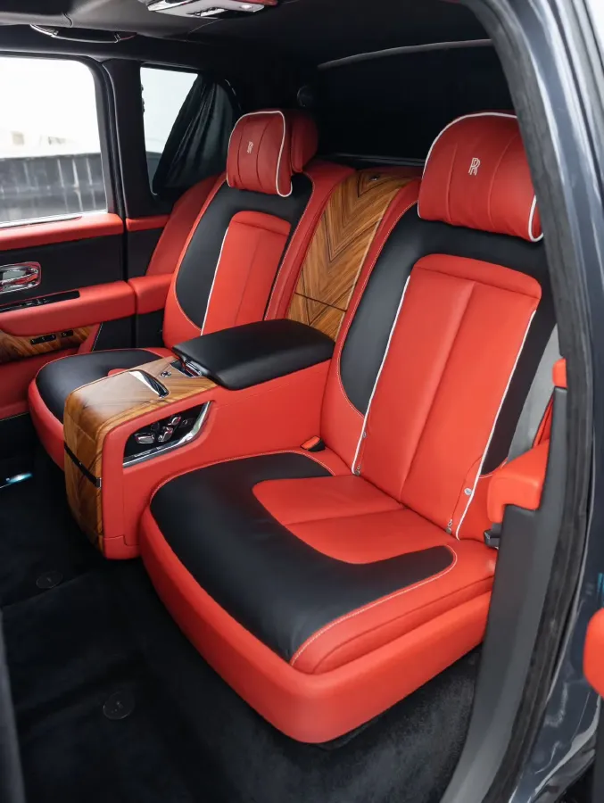 2018 Rolls-Royce Cullinan 6.7T 571HP V12 8AT,autocango,china used car exporter,china ev exporter,chinese used car exporter,chinese used ev exporter