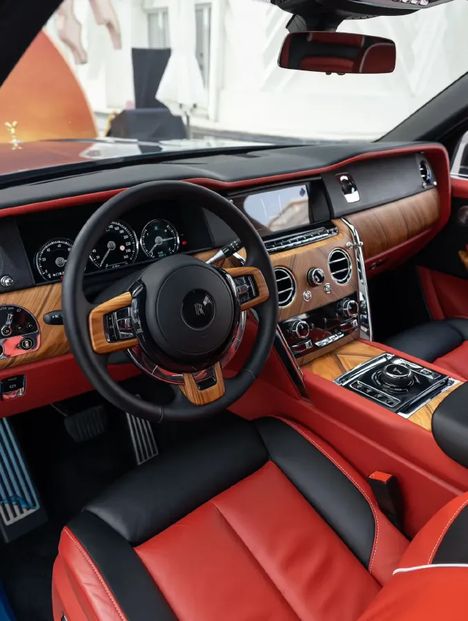 2018 Rolls-Royce Cullinan 6.7T 571HP V12 8AT,autocango,china used car exporter,china ev exporter,chinese used car exporter,chinese used ev exporter