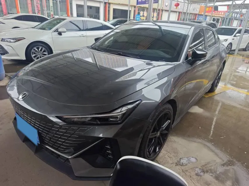 2022 ChangAn UNI-V 1.5T 188HP L4 7DCT,autocango,china used car exporter,china ev exporter,chinese used car exporter,chinese used ev exporter