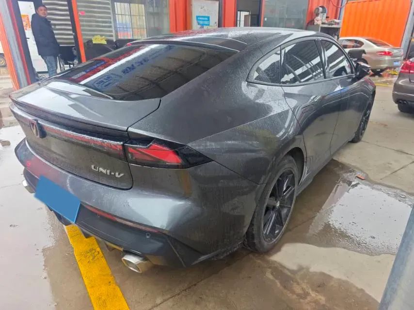 2022 ChangAn UNI-V 1.5T 188HP L4 7DCT,autocango,china used car exporter,china ev exporter,chinese used car exporter,chinese used ev exporter