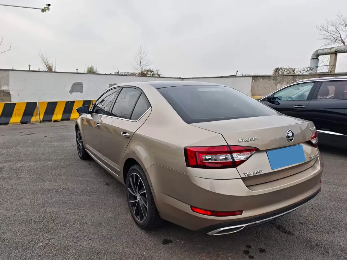2019 Skoda Octavia 1.4T 150HP L4 7DCT,autocango,china used car exporter,china ev exporter,chinese used car exporter,chinese used ev exporter