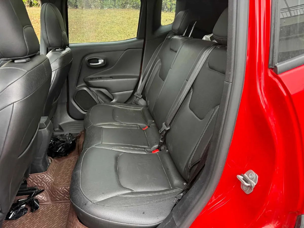 2021 Jeep Renegade 1.3T 173HP L4 7DCT,autocango,china used car exporter,china ev exporter,chinese used car exporter,chinese used ev exporter