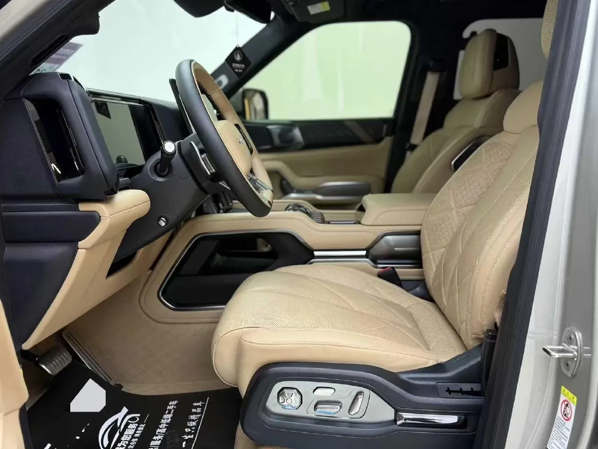 2025 FangChengBao Bao 8 2.0T 245HP L4 E-CVT PHEV 36.8KWH,autocango,china used car exporter,china ev exporter,chinese used car exporter,chinese used ev exporter