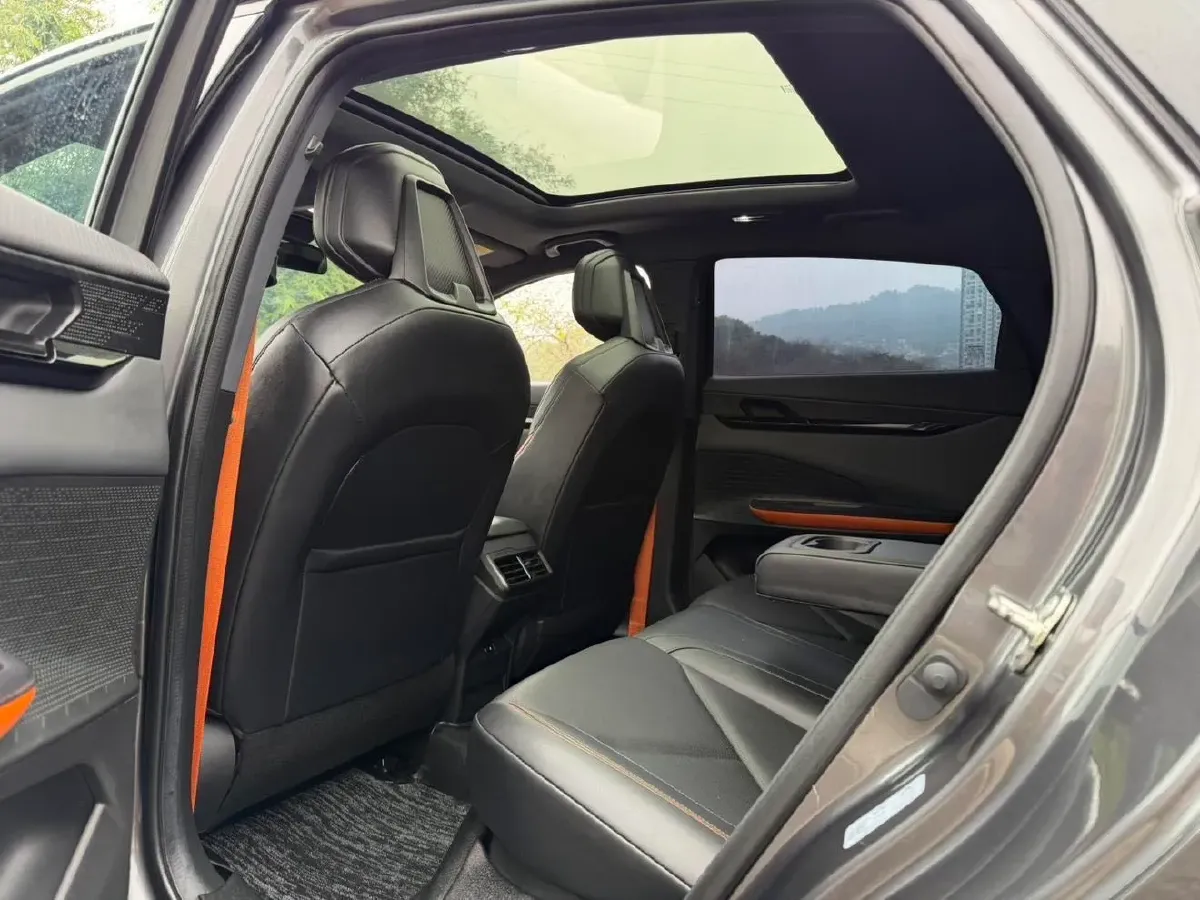 2022 ChangAn UNI-V 1.5T 188HP L4 7DCT,autocango,china used car exporter,china ev exporter,chinese used car exporter,chinese used ev exporter