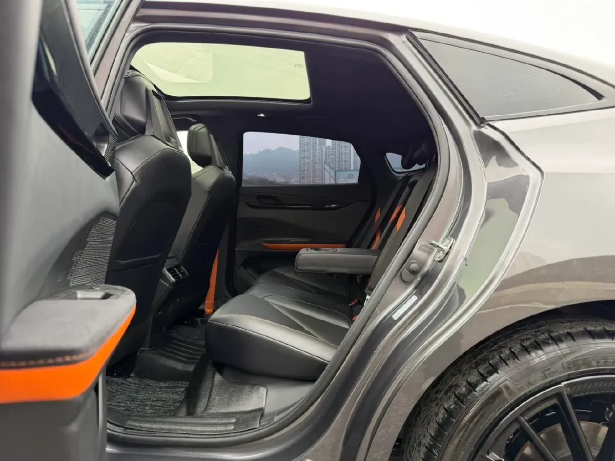 2022 ChangAn UNI-V 1.5T 188HP L4 7DCT,autocango,china used car exporter,china ev exporter,chinese used car exporter,chinese used ev exporter