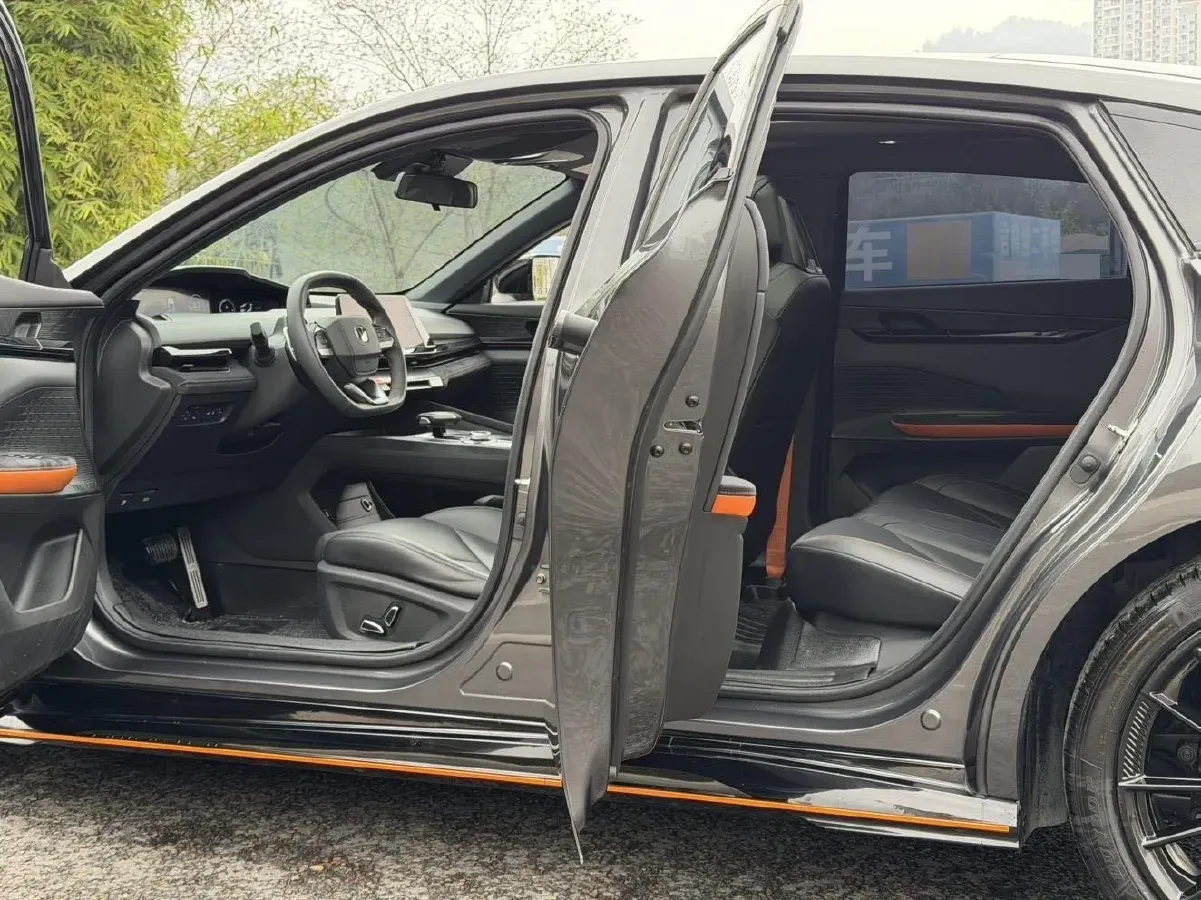 2022 ChangAn UNI-V 1.5T 188HP L4 7DCT,autocango,china used car exporter,china ev exporter,chinese used car exporter,chinese used ev exporter