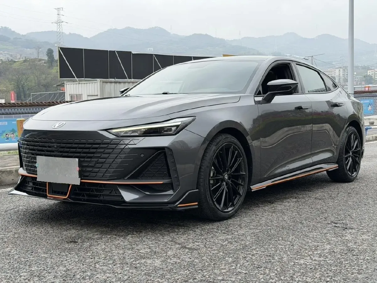 2022 ChangAn UNI-V 1.5T 188HP L4 7DCT,autocango,china used car exporter,china ev exporter,chinese used car exporter,chinese used ev exporter