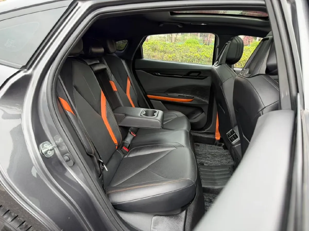 2022 ChangAn UNI-V 1.5T 188HP L4 7DCT,autocango,china used car exporter,china ev exporter,chinese used car exporter,chinese used ev exporter