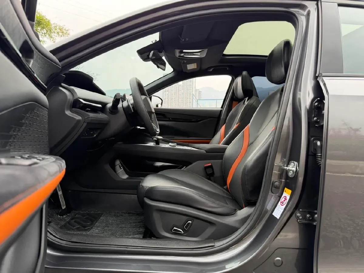 2022 ChangAn UNI-V 1.5T 188HP L4 7DCT,autocango,china used car exporter,china ev exporter,chinese used car exporter,chinese used ev exporter