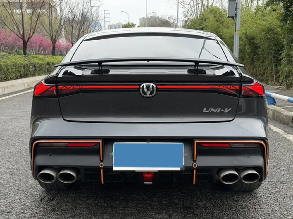 2022 ChangAn UNI-V 1.5T 188HP L4 7DCT,autocango,china used car exporter,china ev exporter,chinese used car exporter,chinese used ev exporter