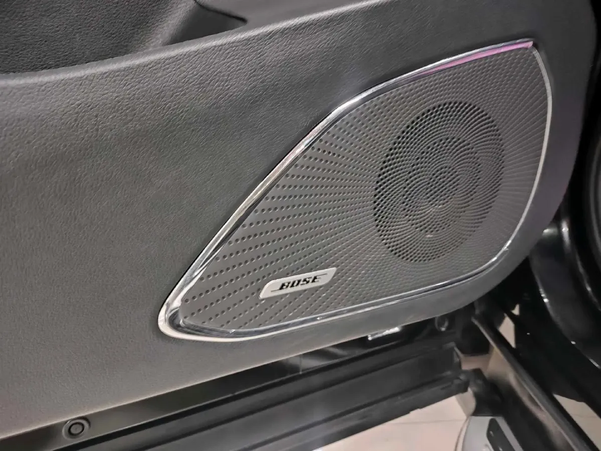 2022 HongQi HS5 2.0T 224HP L4 6AT,autocango,china used car exporter,china ev exporter,chinese used car exporter,chinese used ev exporter