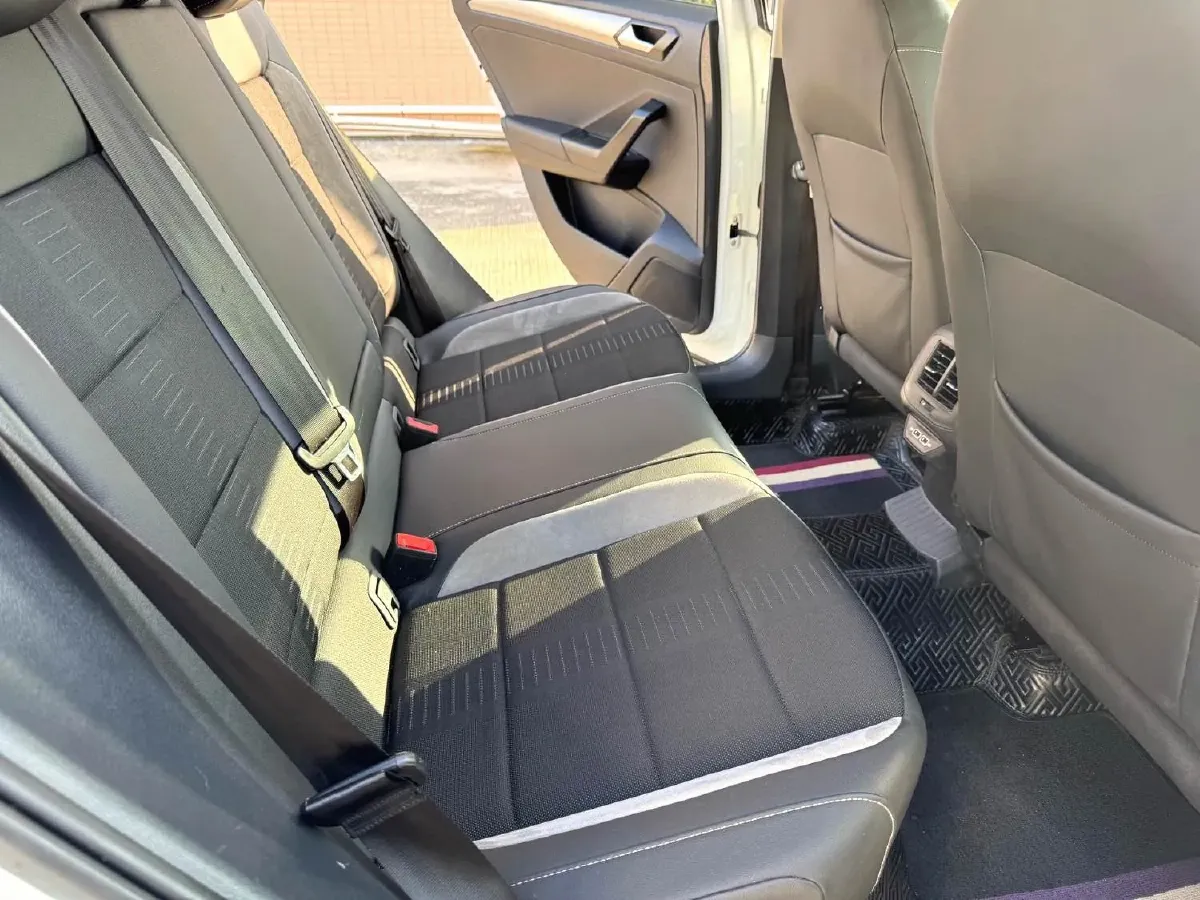 2019 Volkswagen T-Roc 1.4T 131HP L4 7DCT,autocango,china used car exporter,china ev exporter,chinese used car exporter,chinese used ev exporter