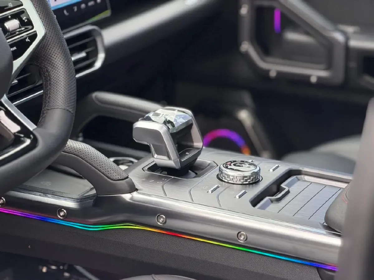 2023 Jetour Traveller 2.0T 254HP L4 7DCT,autocango,china used car exporter,china ev exporter,chinese used car exporter,chinese used ev exporter