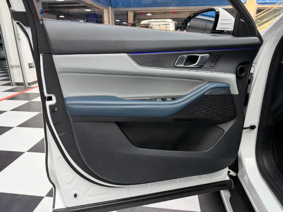 2022 Chevrolet Menlo BEV 61.1KWH,autocango,china used car exporter,china ev exporter,chinese used car exporter,chinese used ev exporter