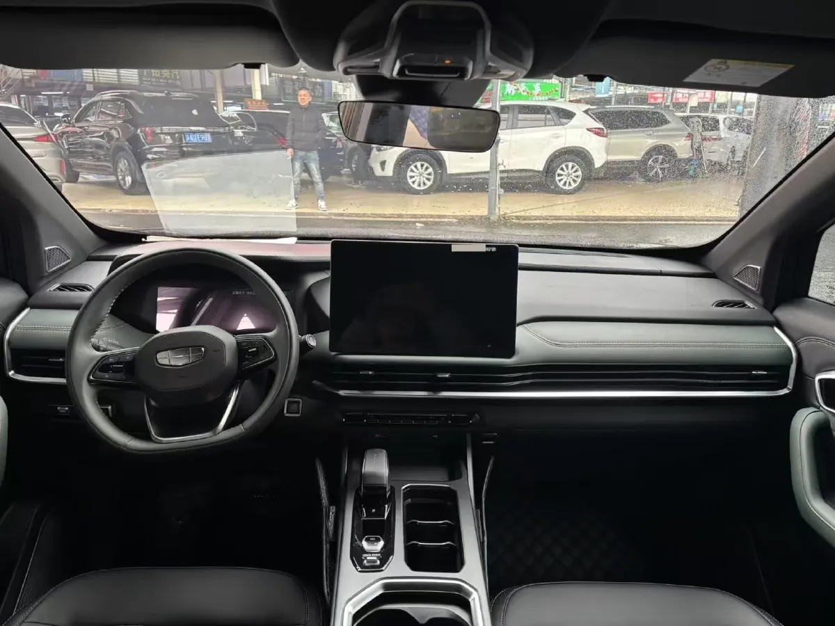 2024 Geely Okavango L 2.0T 218HP L4 7DCT,autocango,china used car exporter,china ev exporter,chinese used car exporter,chinese used ev exporter