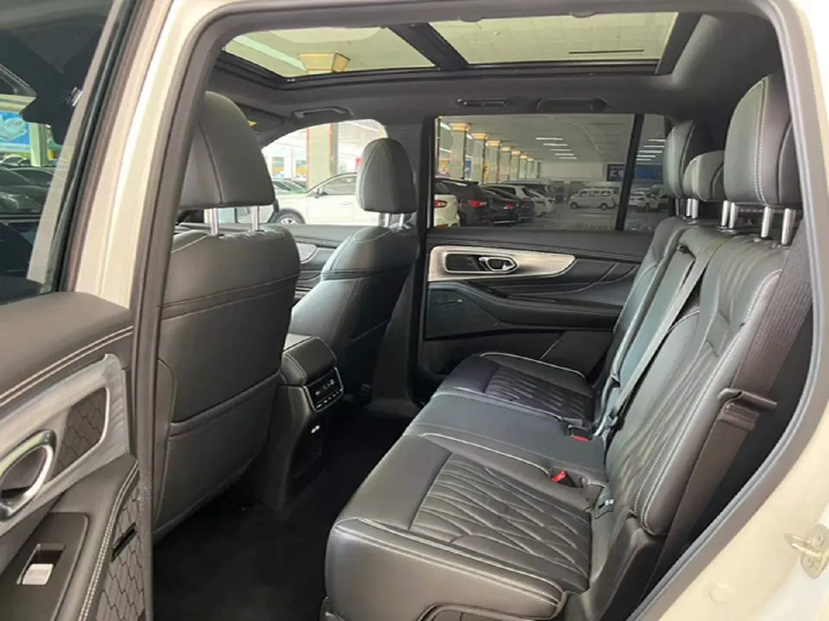 2024 GAC Trumpchi GS8 2.0T 252HP L4 8AT,autocango,china used car exporter,china ev exporter,chinese used car exporter,chinese used ev exporter