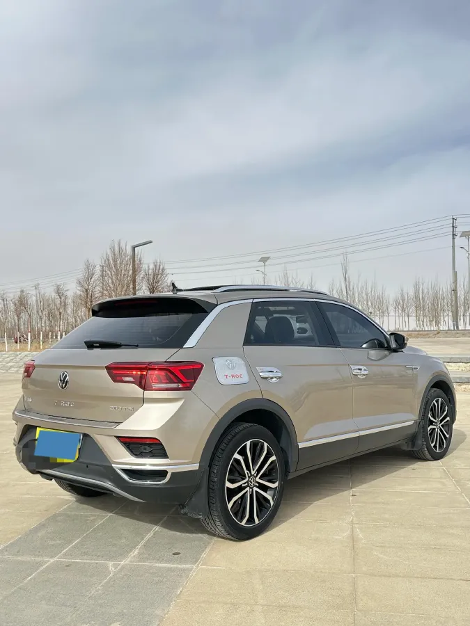 2021 Volkswagen T-Roc 1.4T 150HP L4 7DCT,autocango,china used car exporter,china ev exporter,chinese used car exporter,chinese used ev exporter