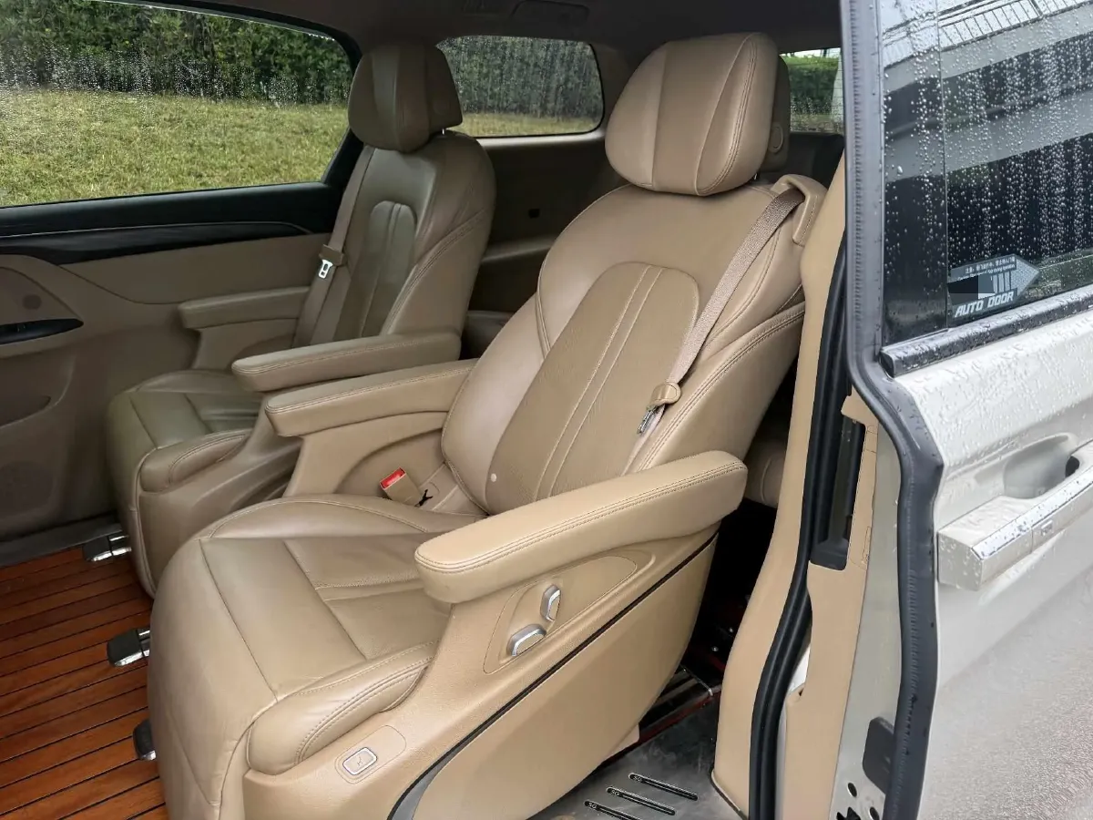 2020 Buick GL8 2.0T 237HP L4 9AT,autocango,china used car exporter,china ev exporter,chinese used car exporter,chinese used ev exporter