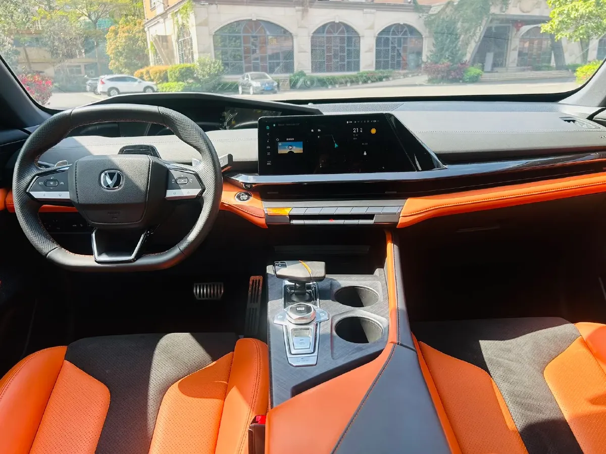 2023 ChangAn UNI-V 1.5T 188HP L4 7DCT,autocango,china used car exporter,china ev exporter,chinese used car exporter,chinese used ev exporter